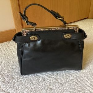Soft leather vintage style turn lock bag